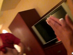 Leie, Grosse titten, Braunhaarige, Flotter vierer, Latina, Natürlichen titten, Piercing, Titten