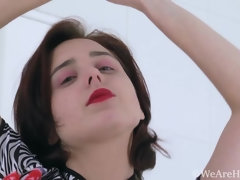 Chrystal Mirror has sexy fun in her bathtub