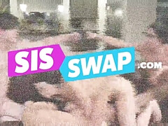 Grote mammen, Aangekleed, Oudere vrouw, Sperma shot, Moeder die ik wil neuken, Zusters, Tiener, Trio