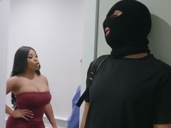 ベッドルーム, デカパイ, 浮気者, 黒人, 顔射, 異人種間, 馬乗り, ストッキング