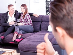 In den arsch, Grosser arsch, Grosser schwanz, Grosse titten, Blasen, Braunhaarige, Hundestellung, Flotter dreier