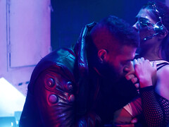 Grosse titten, Blasen, Stiefel, Braunhaarige, Europäisch, Latina, Polizei, Kurzes haar