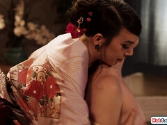 Asiatisch, Kehlenfick, Fussjob, Interrassisch, Transfrau, Titten