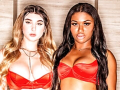 Gros cul, Gros seins, Noire, Blonde, Sucer une bite, En levrette, 2 femmes 1 homme, Plan cul à trois