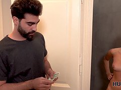 Femme couguar, Cocu, Queue, Léchez, Mère que j'aimerais baiser, Argent, Suçant, Nénés