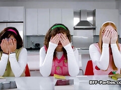 Enthousiasteling, Pijpbeurt, Kwartet, Hardcore, Lesbisch, Natuurlijke tieten, Tiener, Tieten likken