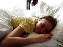 Verga grande, Rubia, Corrida, Garganta profunda, Polla, Hotel, Tetas naturales, Pequeña