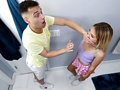 18 летние, Большая жопа, Большой член, Собачьи, Натуральные сиськи, Короткая стрижка, Молоденькие, Сиськи