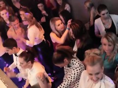 Blond, Pijpbeurt, Bruinharig, Naakte man aangeklede vrouw, Groep, Hd