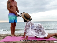 Amateur, Plage, Plantureuse, En levrette, Petite amie, Fille latino, De plein air, Nénés