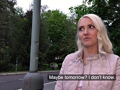 Tussi, Blondine, Blasen, Europäisch, Handjob, Im freien, Realität, Ablutschen