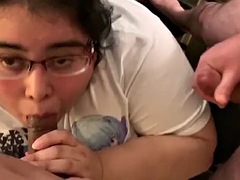 Belle grosse femme bgf, Grosse bite, Gros seins, Poilue, Suçant, Plan cul à trois, Nénés