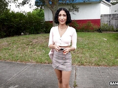 18 jahre, Braunhaarige, Im freien, Kurzes haar, Rock, Jungendliche (18+)