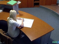 Enthousiasteling, Blond, Pijpbeurt, Sperma, Arts, Lesbisch, Likken, Uniformpje