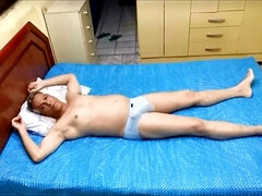 Dormindo Gostoso Com o Pau Duro  004