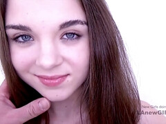 18 ans, Amateur, Sucer une bite, Mignonne, Orgasme, Petite femme, Suçant, Nénés