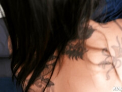 Curvacious hussy heart-stopping xxx clip