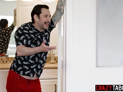 18 ans, Nana, Gros seins, Sucer une bite, Mère que j'aimerais baiser, Rugueux, Adolescente, Plan cul à trois