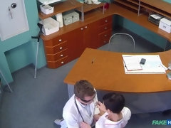 フェラチオ, イく瞬間, 医者, 指いじり, 手コキする, なめる, 看護婦, オフィス