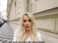 Mature lady cheats on her man to find real orgasms