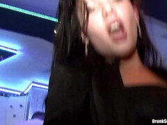 Gros seins, Blonde, Ivre, Groupe, Hard, Orgie, Chevaucher, Pute