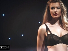 Audition, Gros seins, Blonde, En levrette, Domination, Faciale, Lingerie, Chevaucher