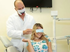 Grosser arsch, Blasen, Spermaladung, Arzt, Doppelpenetration, Mann mann frau, Rasiert, Flotter dreier