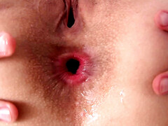 Morena, Consolador, Jeans, Cuero, Masturbación, Coño, Afeitado, Juguetes