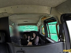 Anal, Sucer une bite, Voiture, En levrette, Doigter, Léchez, Chatte, Fessée