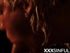 Gros cul, Blonde, Sucer une bite, Tir de sperme, Gorge profonde, Queue, Mère que j'aimerais baiser, Seins naturels