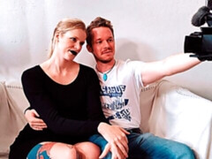 デカ尻, ブロンド, フェラチオ, バック, 手コキする, 剃毛, ストリッピング, ティーン