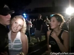 Enthousiasteling, Universiteit, Sperma shot, Lul, Groep, Feest, Roodharige vrouw, Tiener