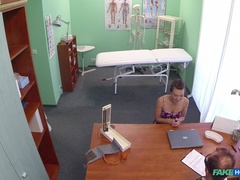 Amateur, Sucer une bite, Tromperie, Lesbienne, Léchez, Bureau, Uniforme, Voyeur