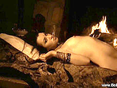 Arabisch, Aziatisch, Bruinharig, Indisch, Naakt, Softcore pornografie