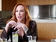 Grosse titten, Blasen, Kehlenfick, Hundestellung, Fingern, Milf, Nackt, Muschi