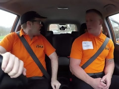 Tetas grandes, Mamada, Británico, Coche, Corridas, Estilo perrito, Perforación, Coño