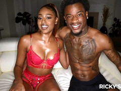 デカ尻, デカチン, バック, 黒人, Hd, 怪物, 穴開きパンティ, 濡れ