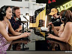 Grote mammen, Hondjeshouding, Jurk, Frans, Lesbisch, Masturbatie, Moeder die ik wil neuken, Zwanger