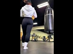 美女, デカチン, フェラチオ, ジム, 手コキする, 淫乱熟女, ハメ撮り, オッパイの