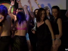 Блондинки, В одежде, Сперма во рту, Очки, Группа, Наездница, Атлас, Сосущие