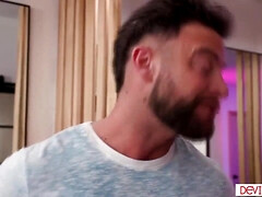 Gros seins, Blonde, Gorge profonde, Maman, Petite femme, Fils, Belle mère, Nénés