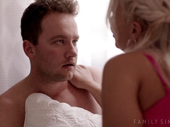 Slaapkamer, Blond, Likken, Masturbatie, Moeder die ik wil neuken, Kut duiken, Stiefmoeder, Tatoeage