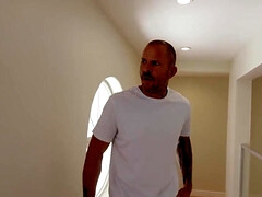 18 jahre, Tussi, Grosse titten, Blasen, Braunhaarige, Mutti, Jungendliche (18+), Titten