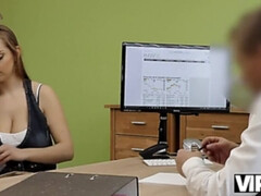 Auditie, Grote mammen, Stel, Reusachtig, Geld, Natuurlijk, Tiener, Tieten likken