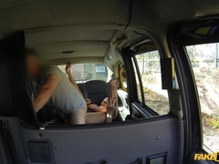 Sucer une bite, Voiture, Éjaculation interne, Doigter, Léchez, De plein air, Pov, Chatte