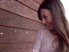 Amateur, Sucer une bite, Brunette brune, Tir de sperme, Tchèque, De plein air, Public, Réalité