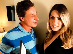 Gros cul, Gros seins, En levrette, Double pénétration, Branlette thaïlandaise, Masturbation, Mère que j'aimerais baiser, Tatouage