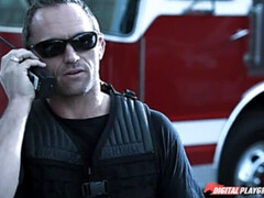 Grosse bite, Brunette brune, Voiture, Gym, Léchez, De plein air, Cheveux courts, Uniforme