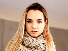 Amateur, Mamada, Masturbación, Afeitado, Flaco, Medias largas, Adolescente, Tetas