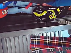 Под юбкой, Подглядывание